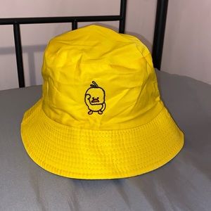 Reversible duck bucket hat